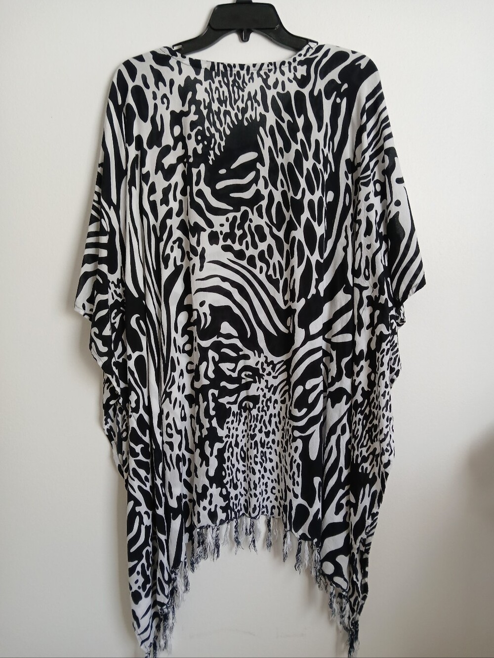 Island Planet Tassle Hem Black White Boho Top - Picture 11 of 12